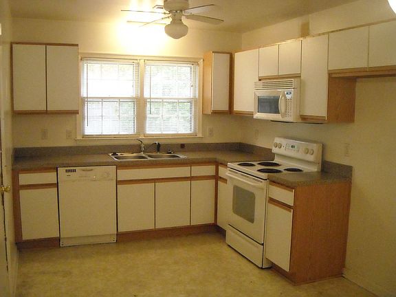 4th image of 14308 Deloice Cres