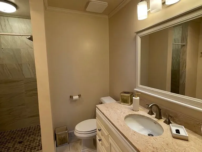 5271 Newcastle Ave #1 — Photo 6