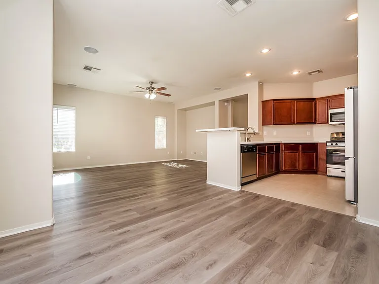 1240 Maple Pines Ave — Photo 6