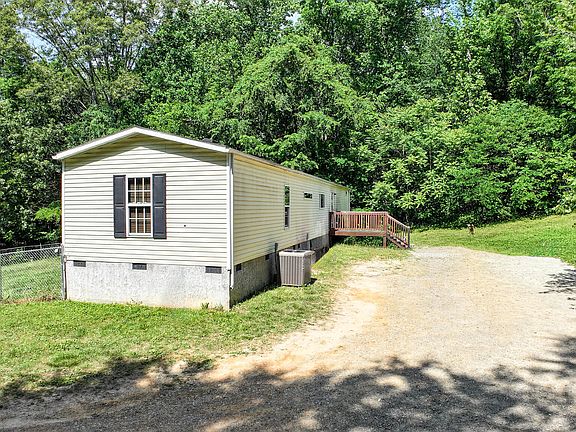 3rd image of 553 Hartman Ln