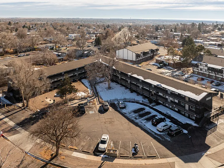 Westwind Apartments — Photo 32