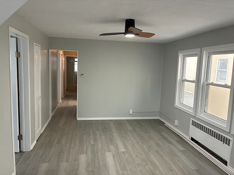 27 Illinois Ave — Photo 3