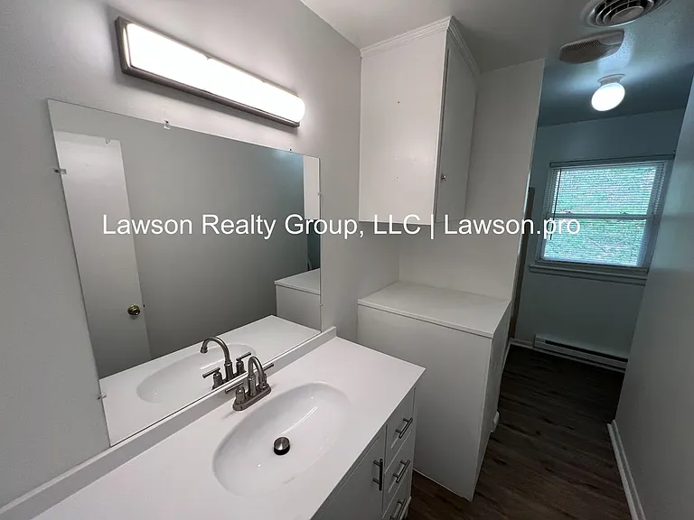 Suburban 739-741 — Photo 12