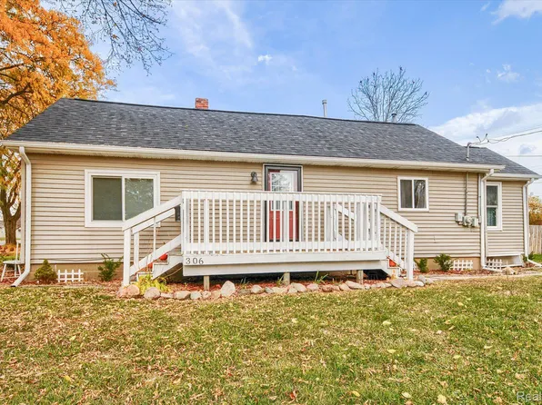 306 E Nepessing St, Lapeer, MI 48446