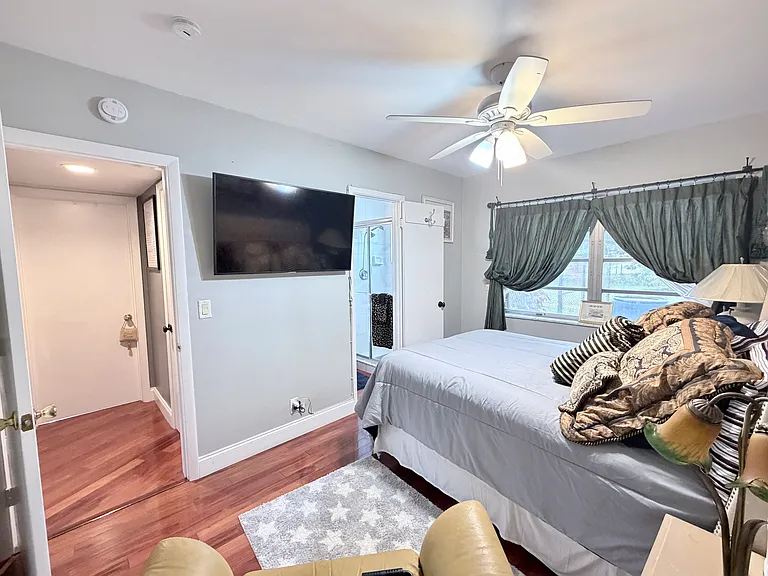 White Oak Ln — Photo 11