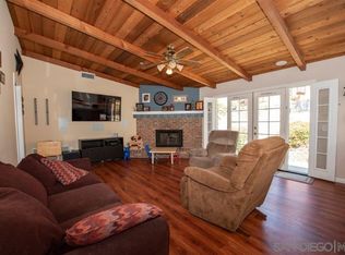 319 E Clemmens Ln, Fallbrook, CA 92028