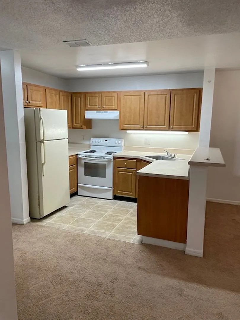 MetroWest Central Park - 102 — Photo 1