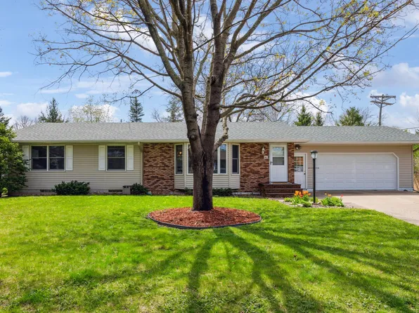 960 E Hazel St, River Falls, WI 54022