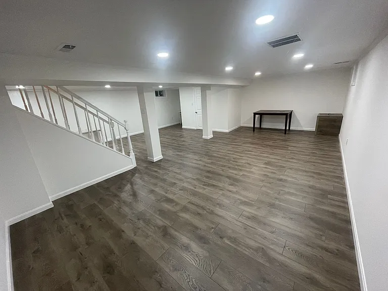 10017 Montauk Ave — Photo 9