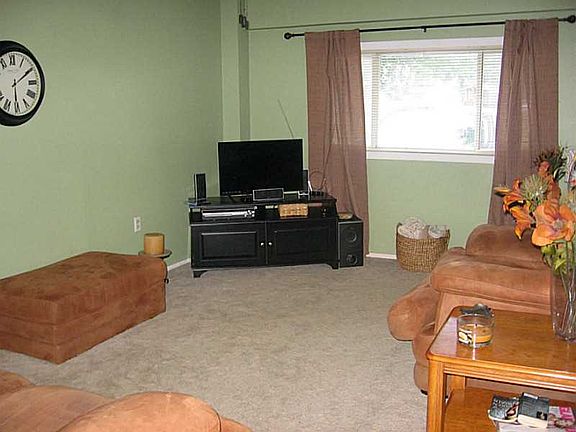 2nd image of 502 Buttercup Ave