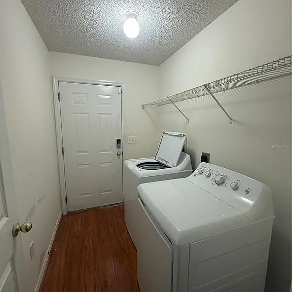 4 Ballard Ln — Photo 32
