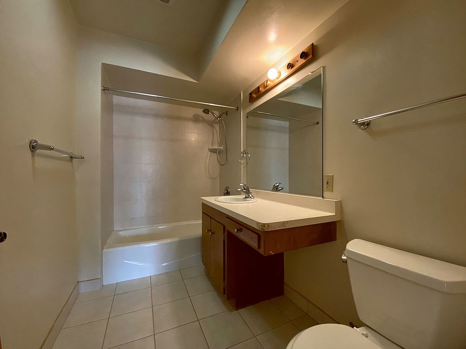 13200 W Bluemound Road 8 Family 13200 W Bluemound Rd Elm Grove WI