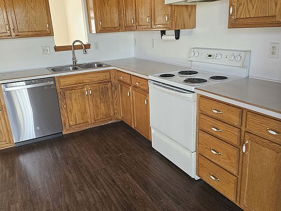 2nd image of 106 W Lakeview Rd #6