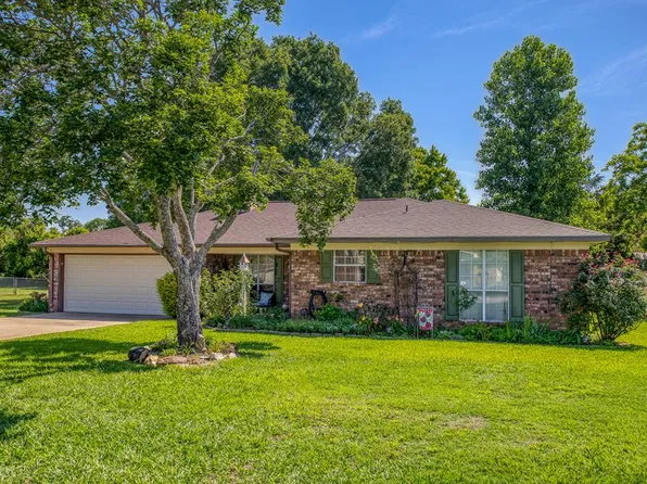 600 Craig Dr, Palestine, TX 75803
