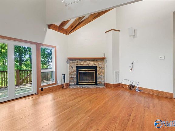 5th image of 3707 Lookout Dr SE