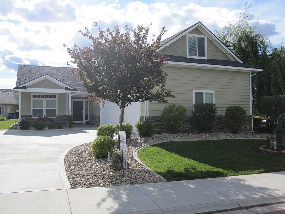 Lawn Maintenance Included