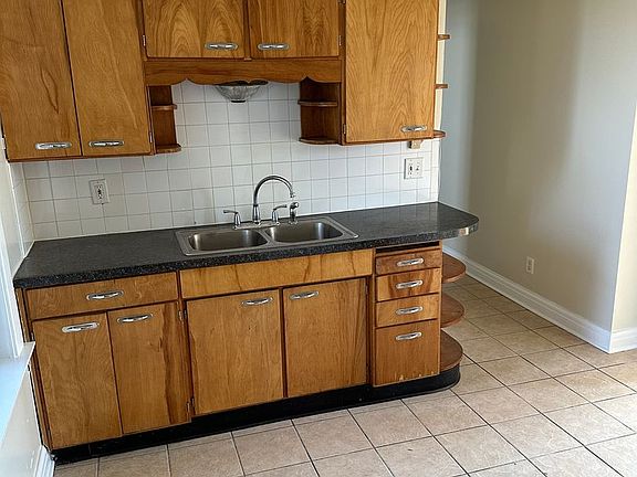 3rd image of 1000 N California Ave APT 2