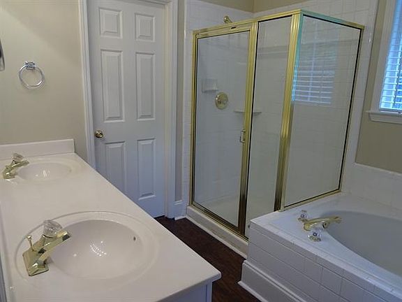 5th image of 640 Victoria Station Blvd #1