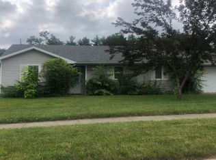 906 Steven Lee Dr, Angola, IN 46703