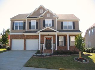 4 Smokehouse Dr, Simpsonville, SC 29681