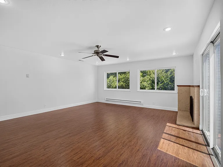 2045 Larsen Ct — Photo 6