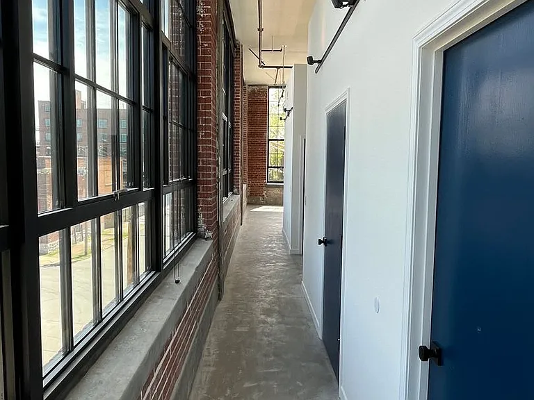2327 Texas Ave — Photo 35