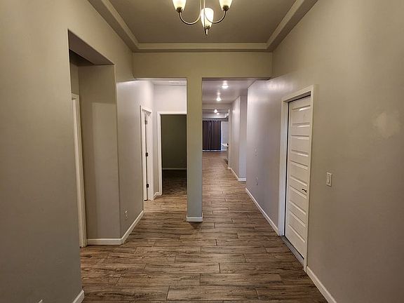 3rd image of 4701 Elsinore Ave