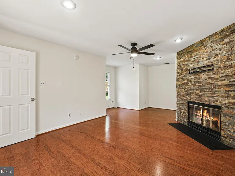 4045 Chetham Way — Photo 5