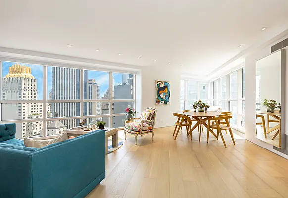 Sold by R New York | media 12