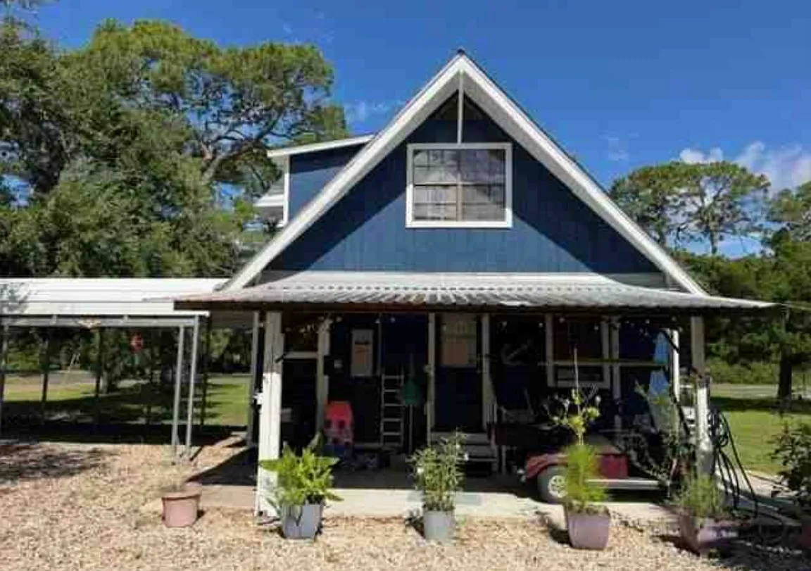 250 Patton Dr — Photo 3