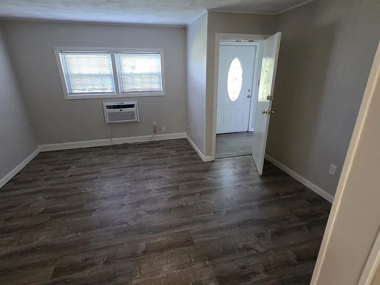 819 Douglas Turnpike — Photo 13