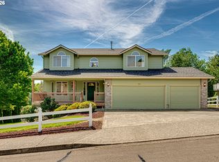 1241 E Pioneer Loop, La Center, WA 98629