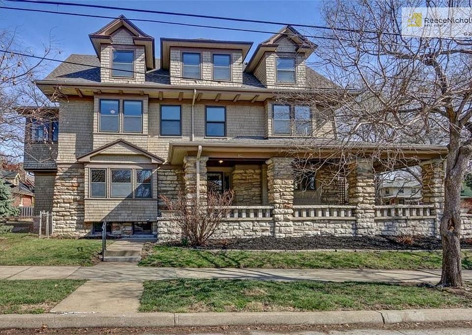1st image of 902 W 38th St