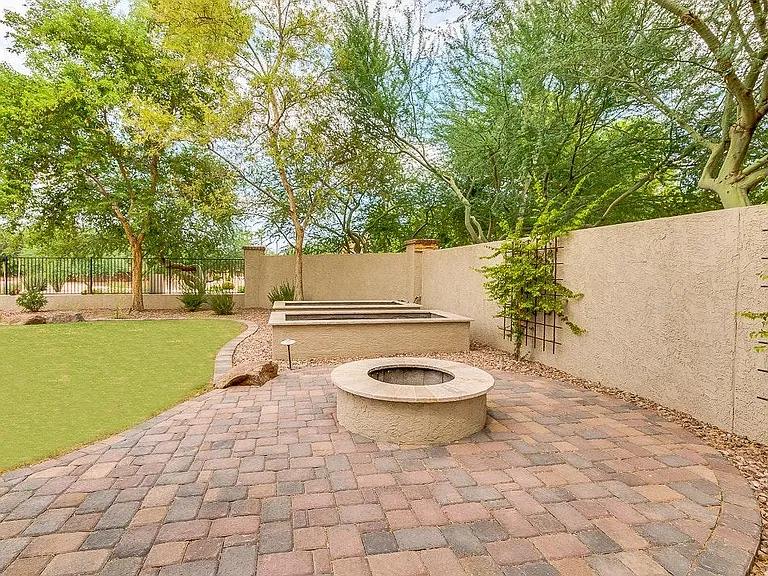 1326 E Macaw Dr — Photo 31