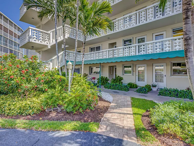 52 Yacht Club Dr #305 — Photo 42
