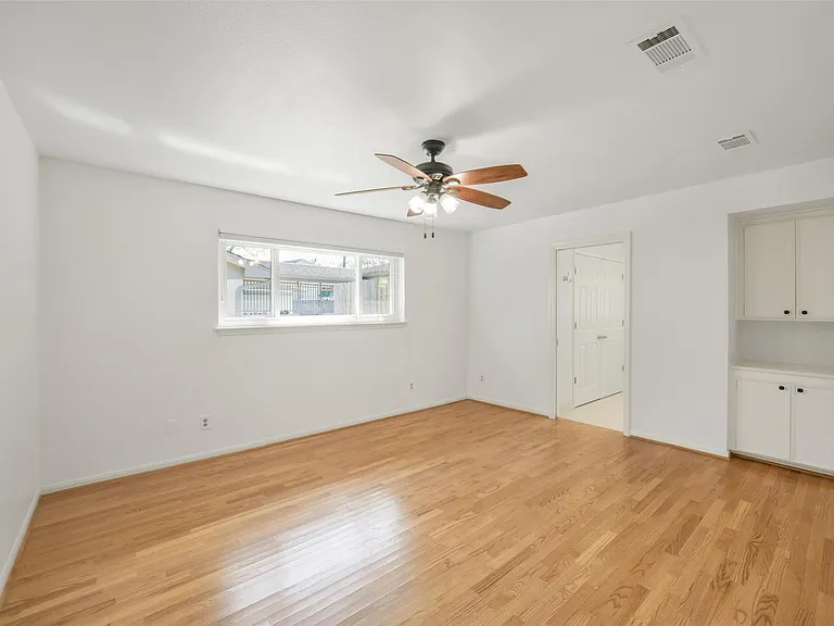 8415 Braesdale Ln — Photo 24