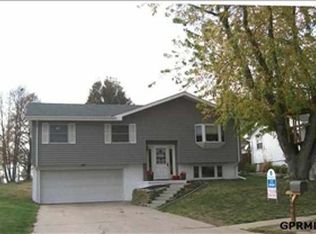 4606 N 130th Cir, Omaha, NE 68164