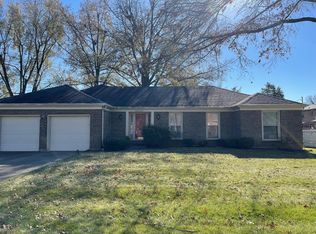 10604 Ledbury Ct, Douglass Hills, KY 40243