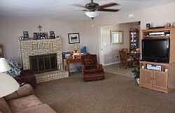 2nd image of 717 N Oak