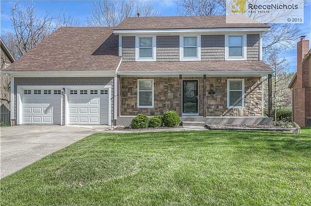 Pride of ownership shows in this beautifully updated 2 story nestled on a private treed cul-de-sac lot.