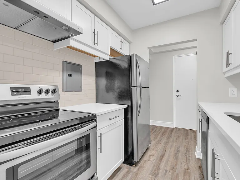 3189 King St E — Photo 41