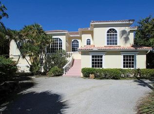 232 Robinwood Cir, Sanibel, FL 33957