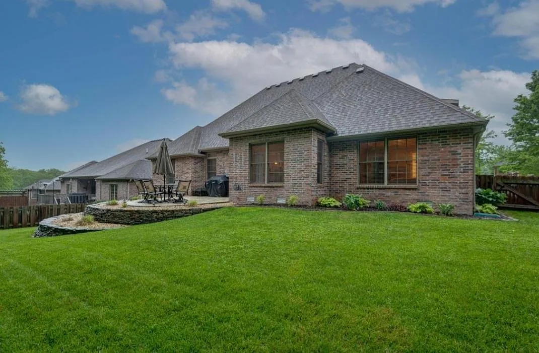 4332 E Ambrose Dr — Photo 4