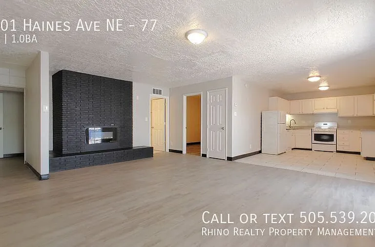 Home @ Uptown — Photo 3