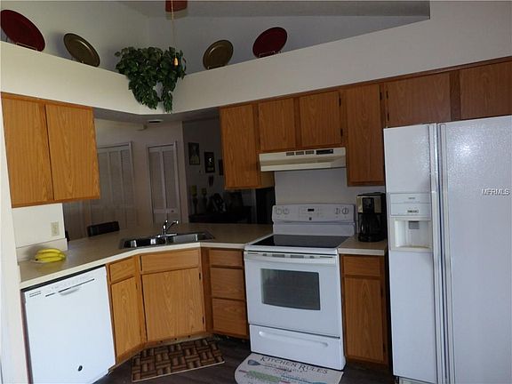 4th image of 1583 Amboy Dr