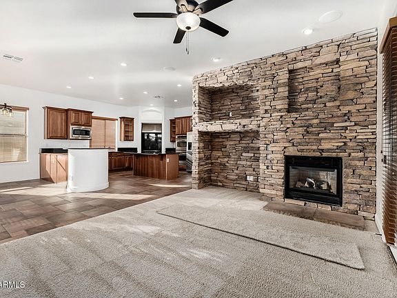 2nd image of 3055 E SIERRA MADRE Avenue