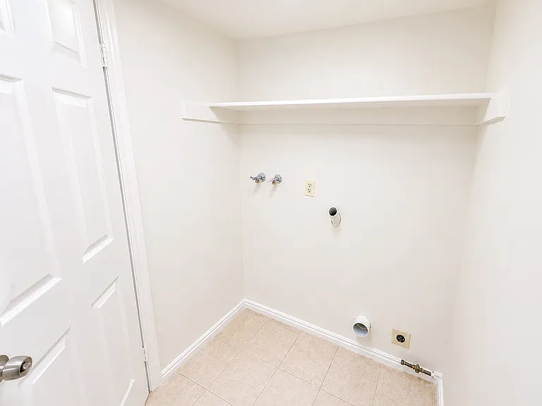 1564 E Hidden Valley Dr — Photo 34