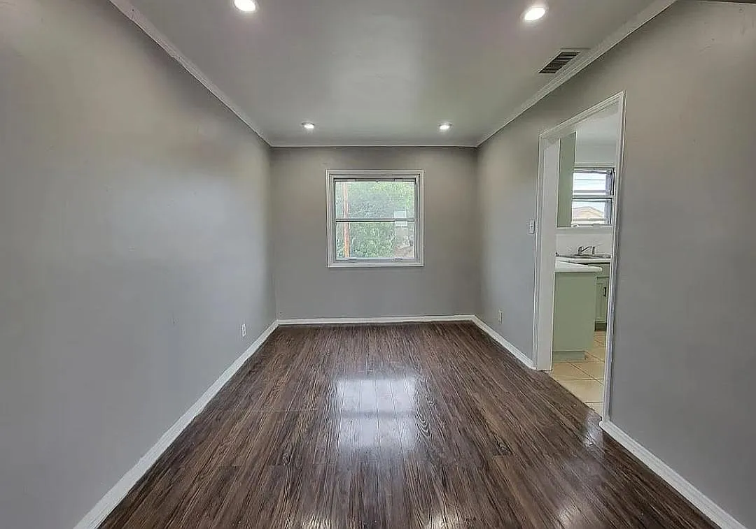 2 bed, 889 sqft, $2,800 — Photo 4