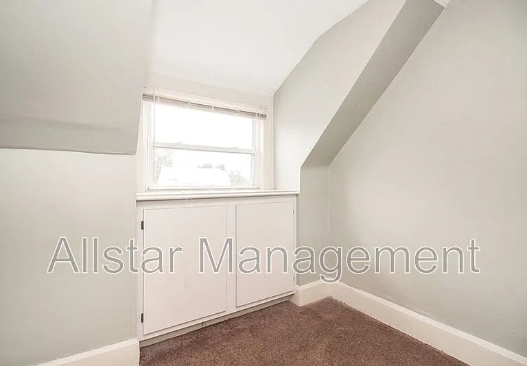 1562 Huguelet St — Photo 23