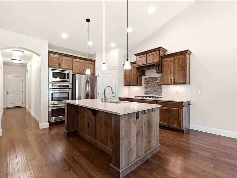 1415 E Summerheights Dr — Photo 15